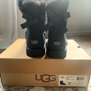 UGG Women's Mini Bailey Bow Boots - Black